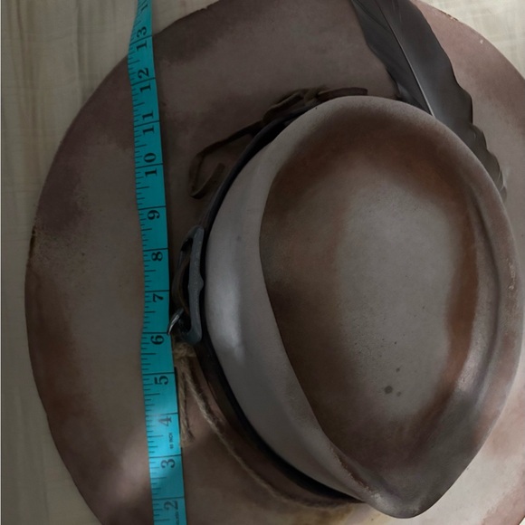 Stetson® 6X Silver Belly Felt Hat
73/8 - customized - Picture 7 of 8